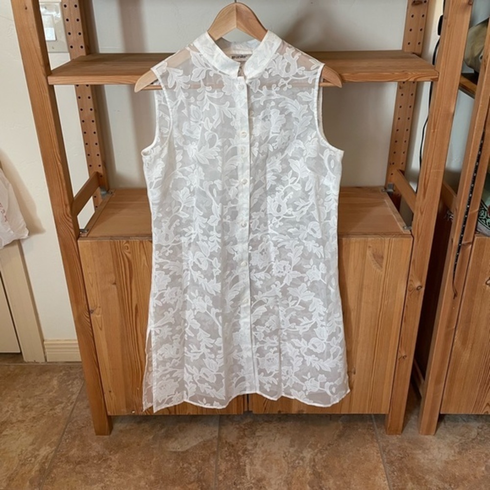 Units Women’s Sleeveless Blouse/Dress Floral Sheer Button Front Medium
